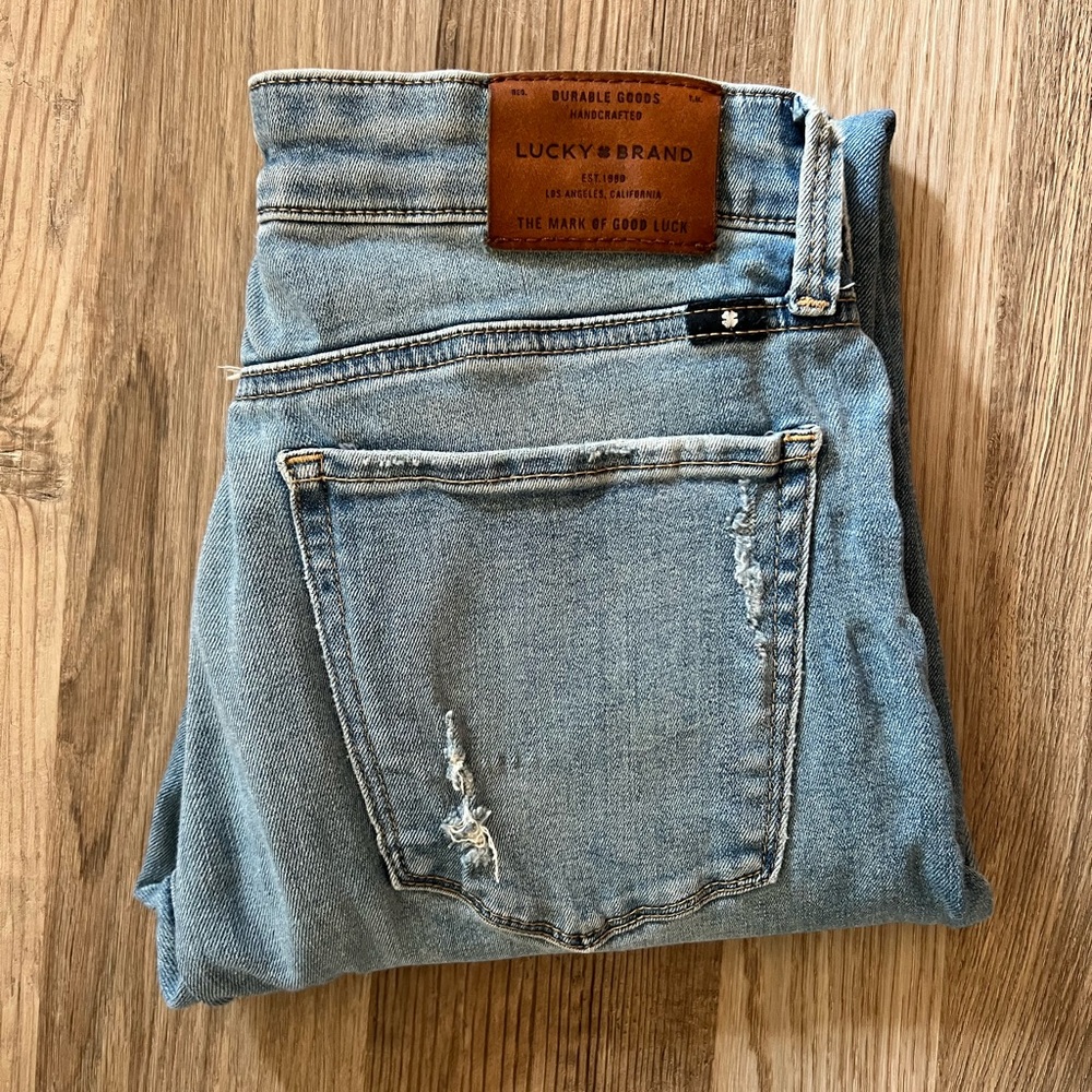 Lucky brand jeans w/ distressed ankles
